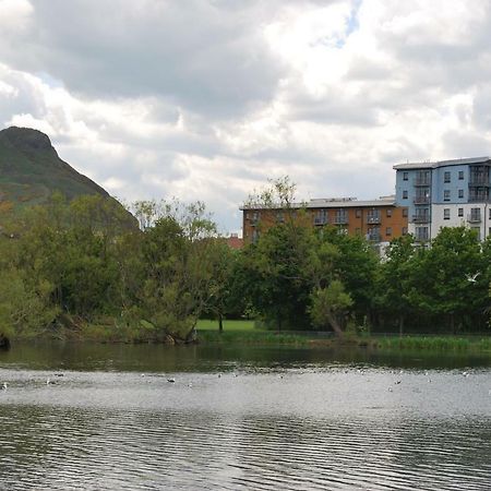 Lochend Park View Apartment Edinburgh Exterior photo